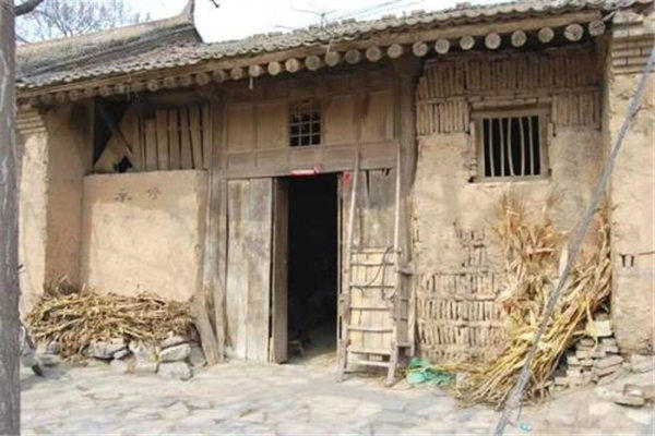 老话说的"宁在坟头过夜,不从空宅老屋过"有道理吗(不得不佩服老祖宗的智慧)