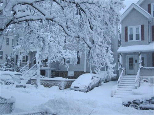 下雪的唯美短句(适合下雪发朋友圈的唯美句子)