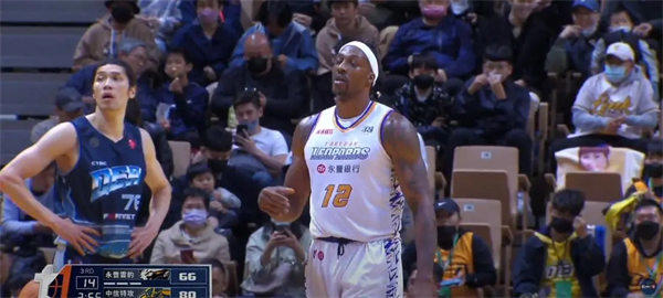 网传霍华德搞大了台湾女粉丝的肚子(有人评论他就好这口)