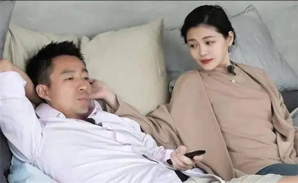 汪小菲大S撕B事件有三处疑问(网友真是吃够了他们的瓜)