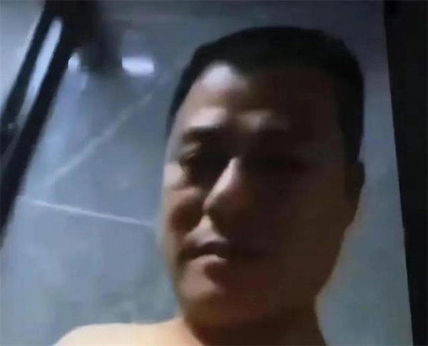 小杨哥爸爸遛鸟视频被曝光(网友看了直言恶心)