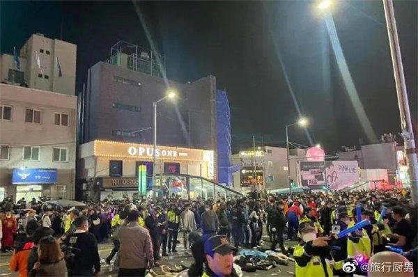 梨泰院踩踏事故之后他们的心理状况更值得关注(他们不是疯了)