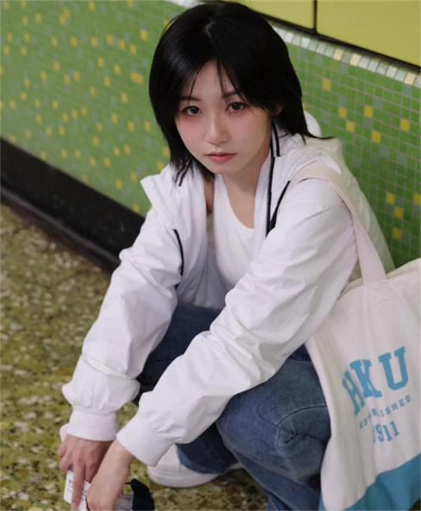 程女士外网ins内容玩的很花惹众怒被曝不雅视频(人设彻底崩塌)