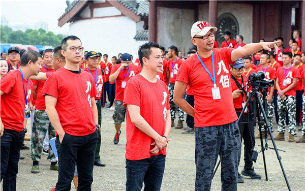 电影《八佰》定档8月21日，曾备受争议的它该如何评价