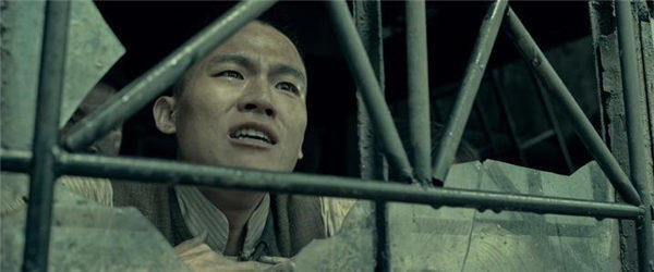 《八佰》评分低是因为结局被评烂尾， 结尾甚是尴尬