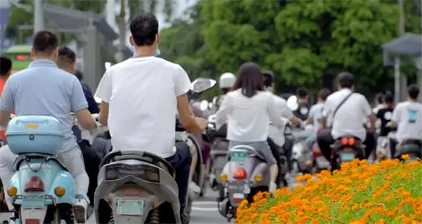 电动车上路条件有新政策规定(老年人出行是个问题)