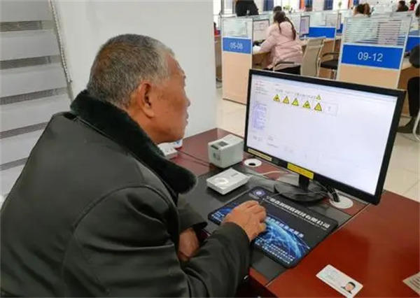 老年人考驾照最新政策规定(考驾照更容易了)