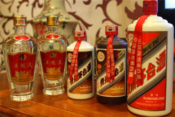 高价收购茅台等高档白酒是收藏还是倒卖(揭秘回收老酒的潜规则)