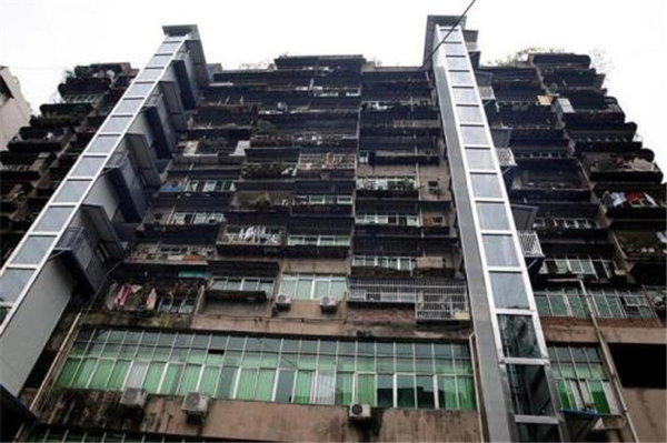 老旧小区加装电梯电梯是利还是弊(先别管老小区加装电梯多少钱)