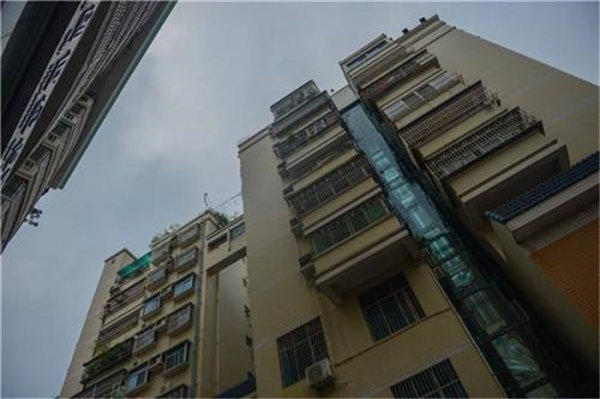 老旧小区加装电梯电梯是利还是弊(先别管老小区加装电梯多少钱)