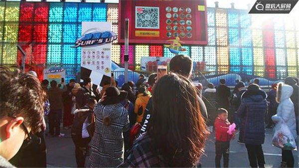 大街上扫二维码送小礼物礼品的是怎么回事(小心扫二维码送礼物的套路)