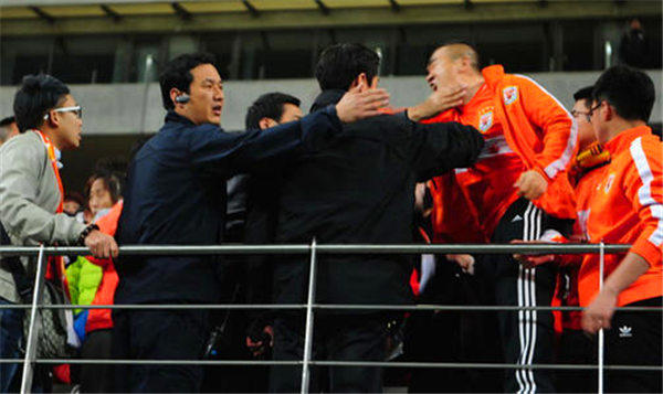 山东鲁能北京国安每次焦点战都备受争议(山东鲁能会退出中超吗)