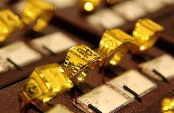 最新黄金价格突破2000美元能持续多久?炒股的莫慌