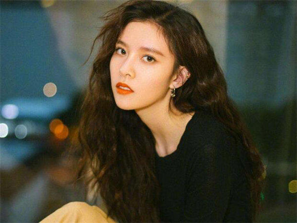 宋妍霏没有官宣却直接宣布和张一山分手，有问题啊