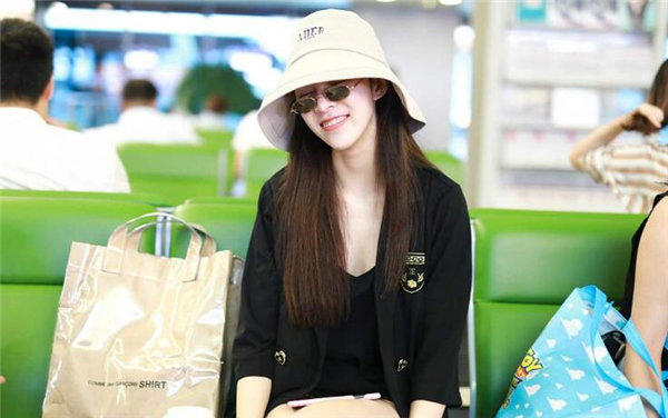 宋妍霏没有官宣却直接宣布和张一山分手，有问题啊