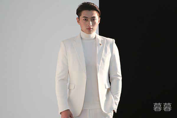 男人如何提升自己的气质 注重仪表有内涵