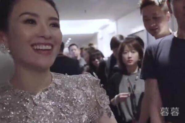 章子怡看胡歌的眼神 看来两人确实关系不错