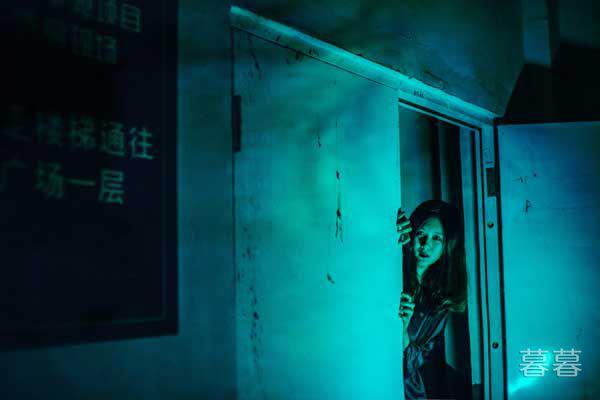 为什么晚上不能照镜子 科学解释原来也很诡异