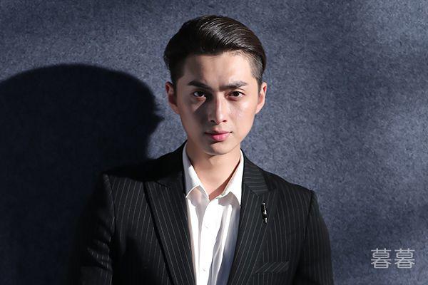 天秤男喜欢女生的表现 时常把你挂在嘴边