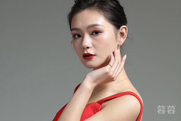 分手后忘不了前男友的好 订婚后心里依然在想他