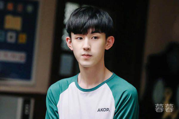 少年派邓小琪林妙妙反目了吗 一张照片让闺蜜误会