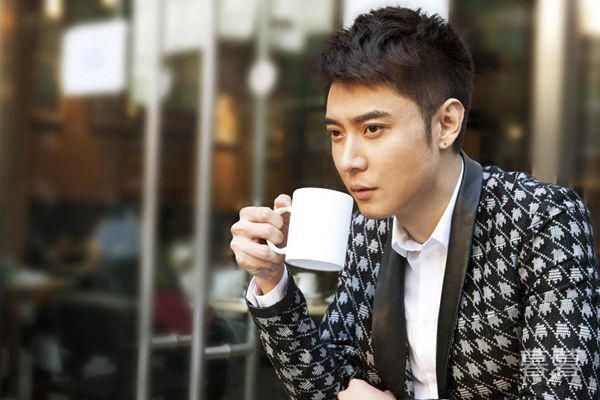 张丹峰洪欣什么时候在一起的 最好的年华遇到彼此