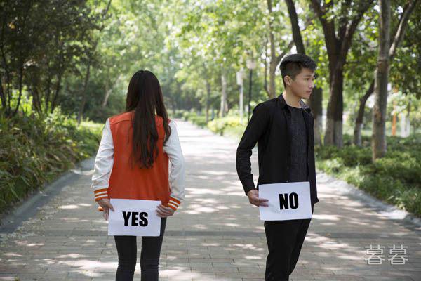 老公和别人在微信暧昧 我到底应该怎么做