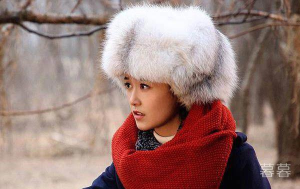 天坑鹰猎小红果是好是坏 她的身世是什么