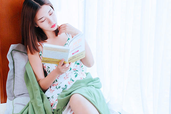 老公教我游泳净占便宜了 再也不想来第二次了