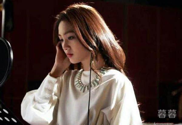 郑爽张恒什么时候在一起的 未作出回应但一条微博意味深长