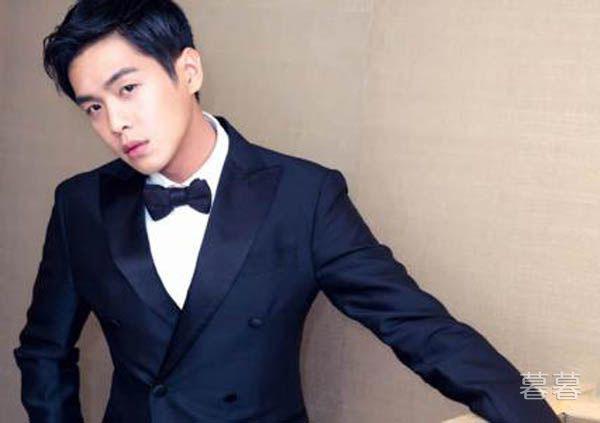 张若昀唐艺昕怎么认识的 加油站碰撞出了爱情的火花