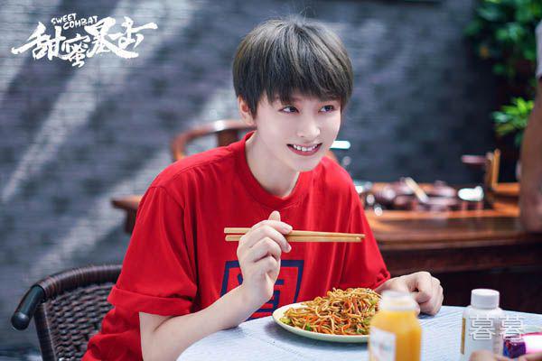 甜蜜暴击骆冠言喜欢谁 对楠神一见钟情