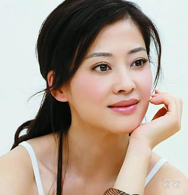 鄢颇为什么和梅婷离婚 两人感情出现了大危机