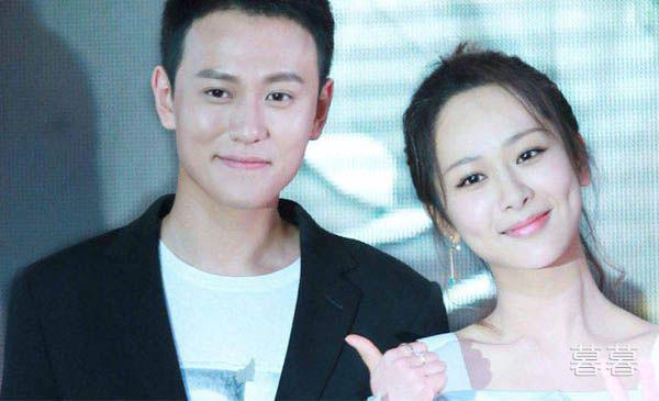 杨紫秦俊杰还在一起吗 沉浸在恋爱的小幸福中