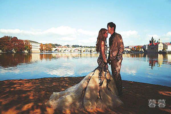 周杰伦昆凌怎么认识的 缘分初始于当时的兼职