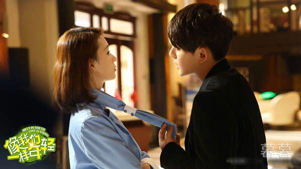 像我们一样年轻杨晓柔和谁在一起了 美食和高兴都只属于她