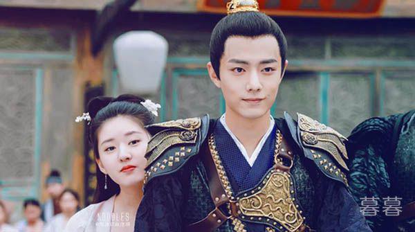 哦我的皇帝陛下王爷喜欢洛菲菲吗 为何被偷看洗澡还不责怪她