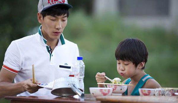 张亮和寇静什么时候结婚的 男神坦言欠妻子一个婚礼