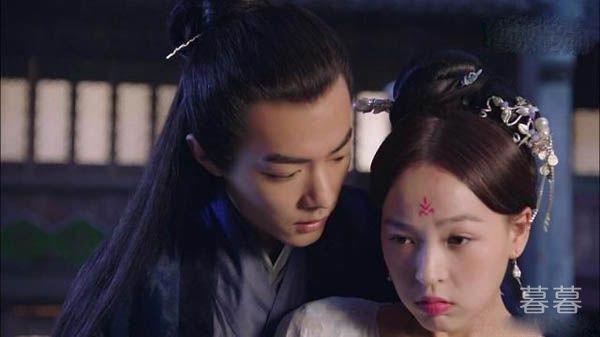 哦我的皇帝陛下洛菲菲喜欢谁 宠爱她的王爷为何得不到她的爱