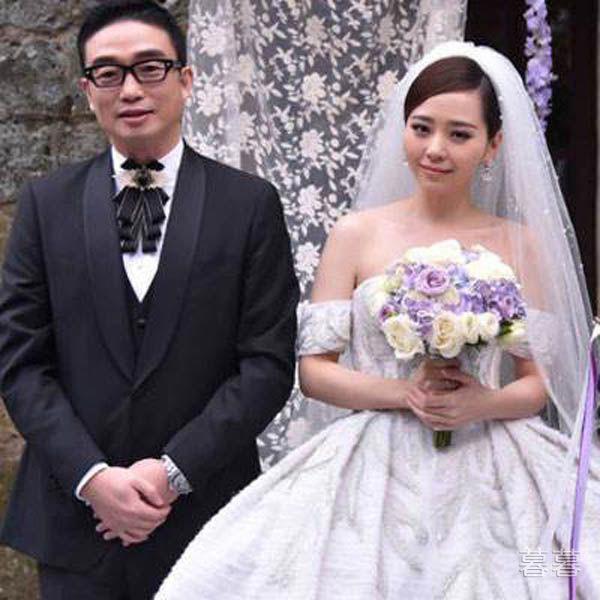 张靓颖冯柯了离婚了吗 与鲜肉帅哥牵手同行你怎么看