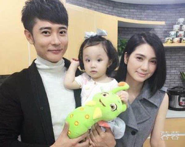 张丹峰洪欣怎么认识的，他说：第一眼就喜欢上了你