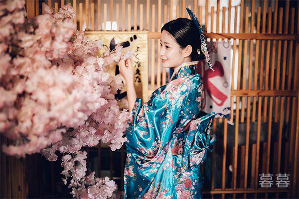 为了给野蛮女友买房子 爸爸竟然做了小偷