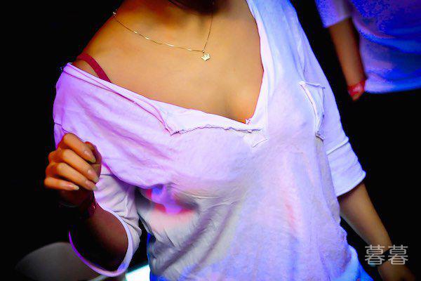 措不及防闯入你的笑颜 从此我的生活变得再也不一样