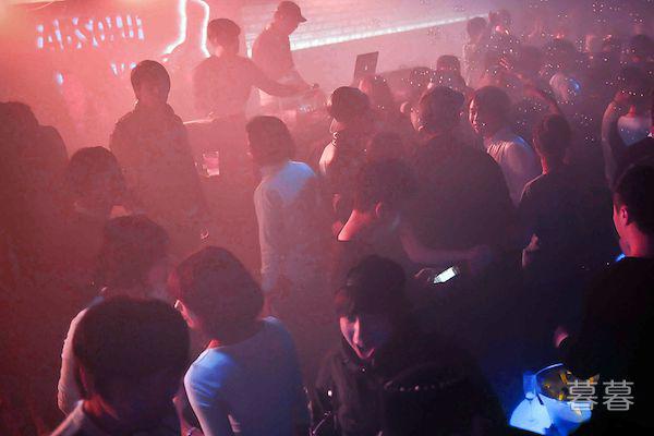 累了就不想爱了 那就别在伤害一个爱你的人