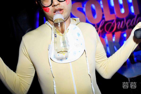 退休老干部和儿媳妇住一起后 整个家被搞得鸡飞狗跳