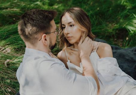 让男人无法抗拒的撩拨技巧,你知道几个