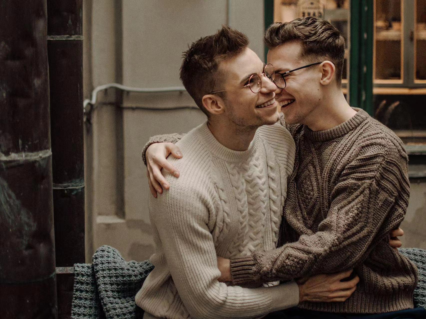 男男怎么做爱:探索情感交流和自我认同的内在世界