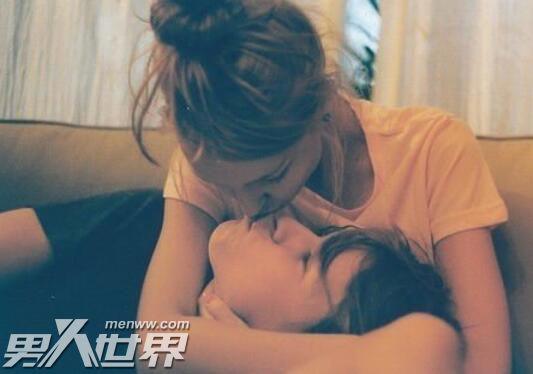 为什么男生接吻喜欢上手 网友神回复揭开本质