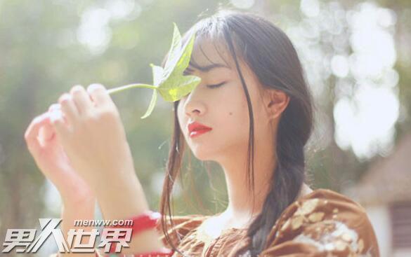朋友的漂亮妻子小诗令我心动 每次见到朋友妻我就心跳加速