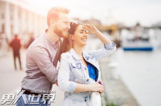 男生搂腰和搂肩的区别在哪 搂女生的腰能感觉出粗细吗